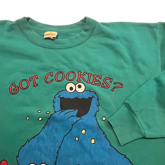 The Disney Store‎ Vintage Women's  Small Medium Larger Long-Sleeve Sweater USA - Picture 1 of 13